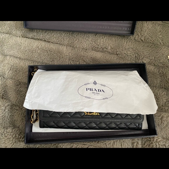 Black quilted Prada wallet on gold/black chain - Picture 4 of 9
